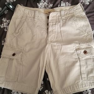 Guys Hollister cargo khaki shorts